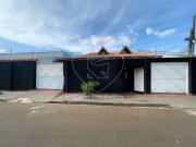 Casa / Sobrado para Locação em Londrina/PR Espanha 5 Quartos