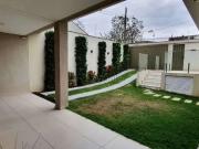 Casa / Sobrado para Locação em Londrina/PR Jardim dos...