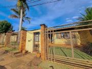 Casa / Sobrado para Locação em Londrina/PR Petrópolis 3...