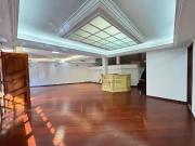 Casa / Sobrado para Locação em Londrina/PR Quebec 4 Quartos