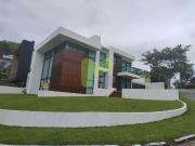 Casa / Sobrado para Locação em Macaé/RJ Lagoa 3 Quartos