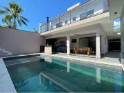 Casa / Sobrado para Locação em Peruíbe/SP Centro 5 Quartos