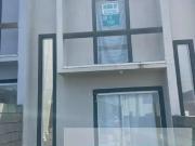 Casa / Sobrado para Locação em Ponta Grossa/PR Cará cará...