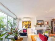 Casa / Sobrado para Locação em Porto Alegre/RS Três...