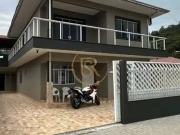 Casa / Sobrado para Locação em Porto Belo/SC Centro 3...