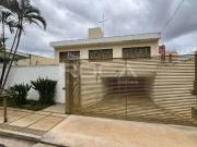 Casa / Sobrado para Locação em São Carlos/SP Centro 4...