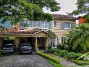 Casa / Sobrado para Locação em Santana de Parnaíba/SP...