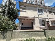 Casa / Sobrado para Locação em Santos/SP Campo Grande 2...