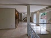 Casa / Sobrado para Locação em Santos/SP Embaré 3 Quartos
