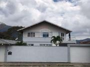 Casa / Sobrado para Locação em Teresópolis/RJ Jardim...