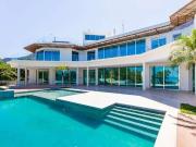 Casa / Sobrado para Locação em Ubatuba/SP Enseada 10 Quartos