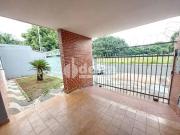 Casa / Sobrado para Locação em Uberlândia/MG Centro 4...