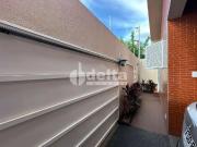 Casa / Sobrado para Locação em Uberlândia/MG Fundinho 4...