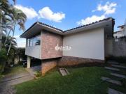 Casa / Sobrado para Locação em Uberlândia/MG Fundinho 4...
