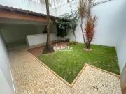 Casa / Sobrado para Locação em Uberlândia/MG Jardim...