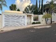 Casa / Sobrado para Locação em Uberlândia/MG Jardim...