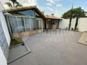Casa / Sobrado para Locação em Uberlândia/MG Jardim...