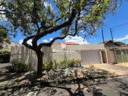 Casa / Sobrado para Locação em Uberlândia/MG Santa...