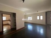 Casa / Sobrado para Locação em Uberlândia/MG Santa...