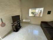 Casa / Sobrado para Locação em Uberlândia/MG Umuarama 3...