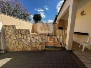 Casa / Sobrado para Locação em Uberlândia/MG Vigilato...