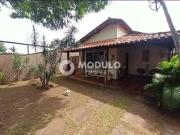 Casa / Sobrado para Locação em Uberlândia/MG Vigilato...