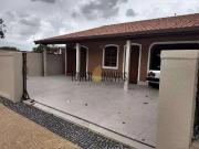 Casa / Sobrado para Locação em Valinhos/SP Vila Santo...