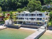 Casa / Sobrado para Venda em Angra dos Reis/RJ Mombaça 8...