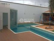 Casa / Sobrado para Venda em Araguari/MG Centro 3 Quartos