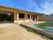 Casa / Sobrado para Venda em Arroio do Sal/RS Centro 3...