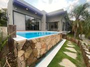 Casa / Sobrado para Venda em Atibaia/SP Portão 3 Quartos