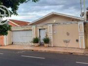 Casa / Sobrado para Venda em Barretos/SP Bela Vista 4...