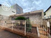 Casa / Sobrado para Venda em Barretos/SP Centro 3 Quartos