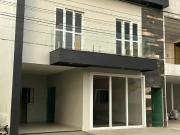 Casa / Sobrado para Venda em Belém/PA Coqueiro 4 Quartos