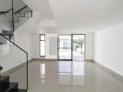 Casa / Sobrado para Venda em Belo Horizonte/MG Caiçaras...