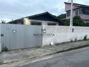 Casa / Sobrado para Venda em Biguaçu/SC Fundos 2 Quartos