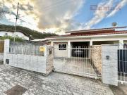 Casa / Sobrado para Venda em Biguaçu/SC Fundos 2 Quartos