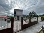 Casa / Sobrado para Venda em Biguaçu/SC Fundos 3 Quartos