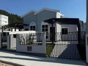 Casa / Sobrado para Venda em Biguaçu/SC Fundos 3 Quartos
