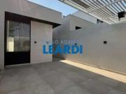 Casa / Sobrado para Venda em Bom Jesus dos Perdões/SP...