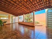 Casa / Sobrado para Venda em Brodowski/SP Centro 3 Quartos