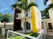 Casa / Sobrado para Venda em Cabo Frio/RJ Peró 2 Quartos