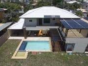 Casa / Sobrado para Venda em Camaçari/BA Guarajuba 5 Quartos