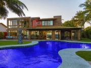 Casa / Sobrado para Venda em Camaçari/BA Guarajuba 5 Quartos