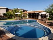 Casa / Sobrado para Venda em Camaçari/BA Monte Gordo 3...