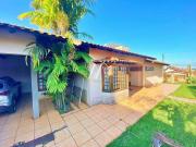 Casa / Sobrado para Venda em Cambé/PR Centro 3 Quartos