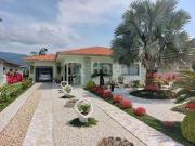 Casa / Sobrado para Venda em Canelinha/SC Centro 3 Quartos