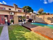 Casa / Sobrado para Venda em Canoas/RS Niterói 3 Quartos