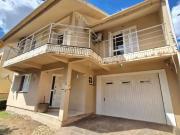 Casa / Sobrado para Venda em Canoas/RS São José 4 Quartos