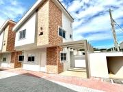 Casa / Sobrado para Venda em Capivari de Baixo/SC Santa...